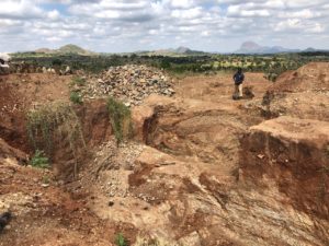 Garnet mine at Ntenje